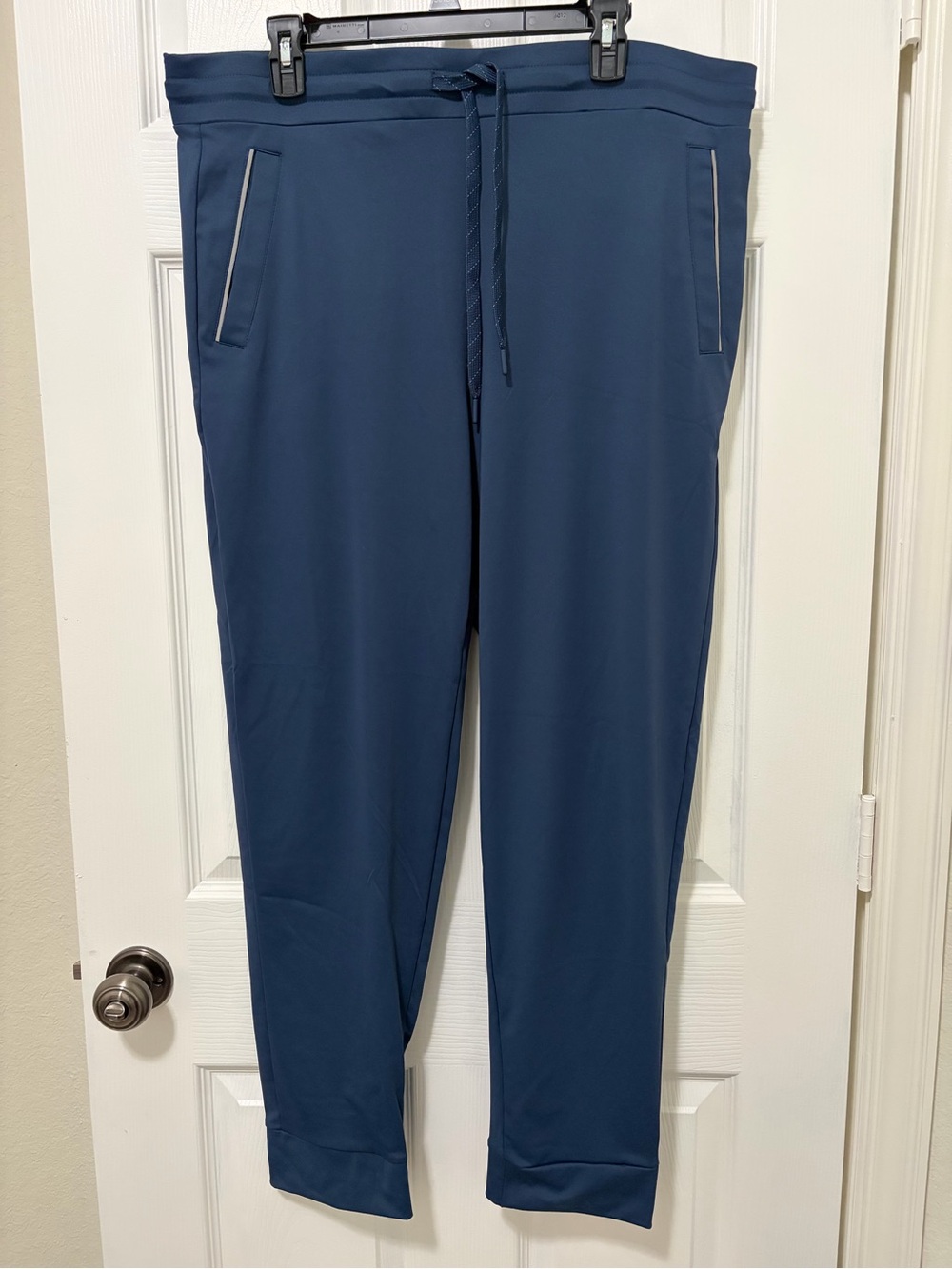 32 Degrees Men's Deep Blue Performance Joggers